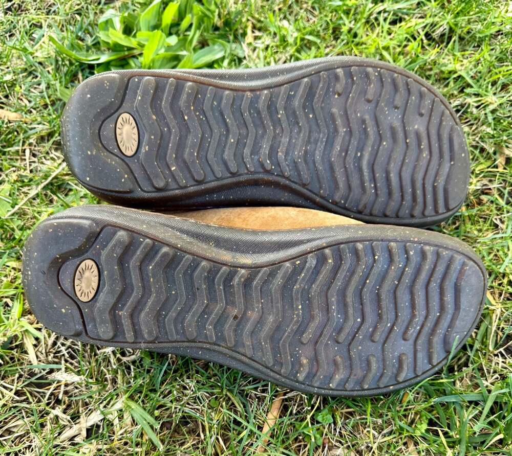 UGG - Picture 7 of 8